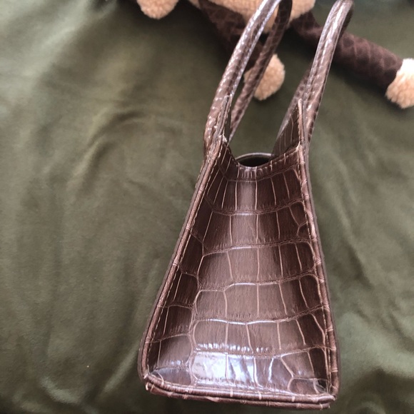 Tapestry purse with faux leather by Liz Claiborne - Picture 6 of 11